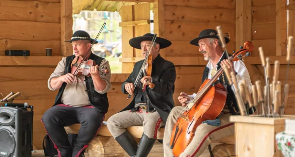 kapela-goralska-kuligi-dolina-chocholowska-zakopane