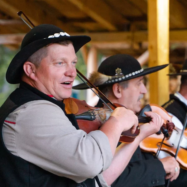kapela-goralska-zabawa-dolina-chocholowska-zakopane